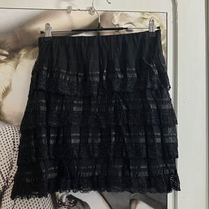 Terra Nostra Elegant black Lace Tiered Overlay Skirt – Size Small